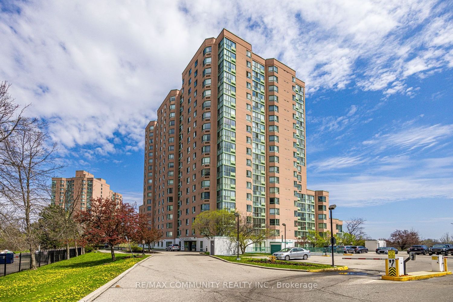 41 Markbrook Lane, unit 301 for sale