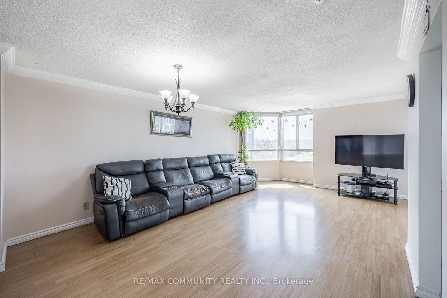 41 Markbrook Lane, unit 301 for sale