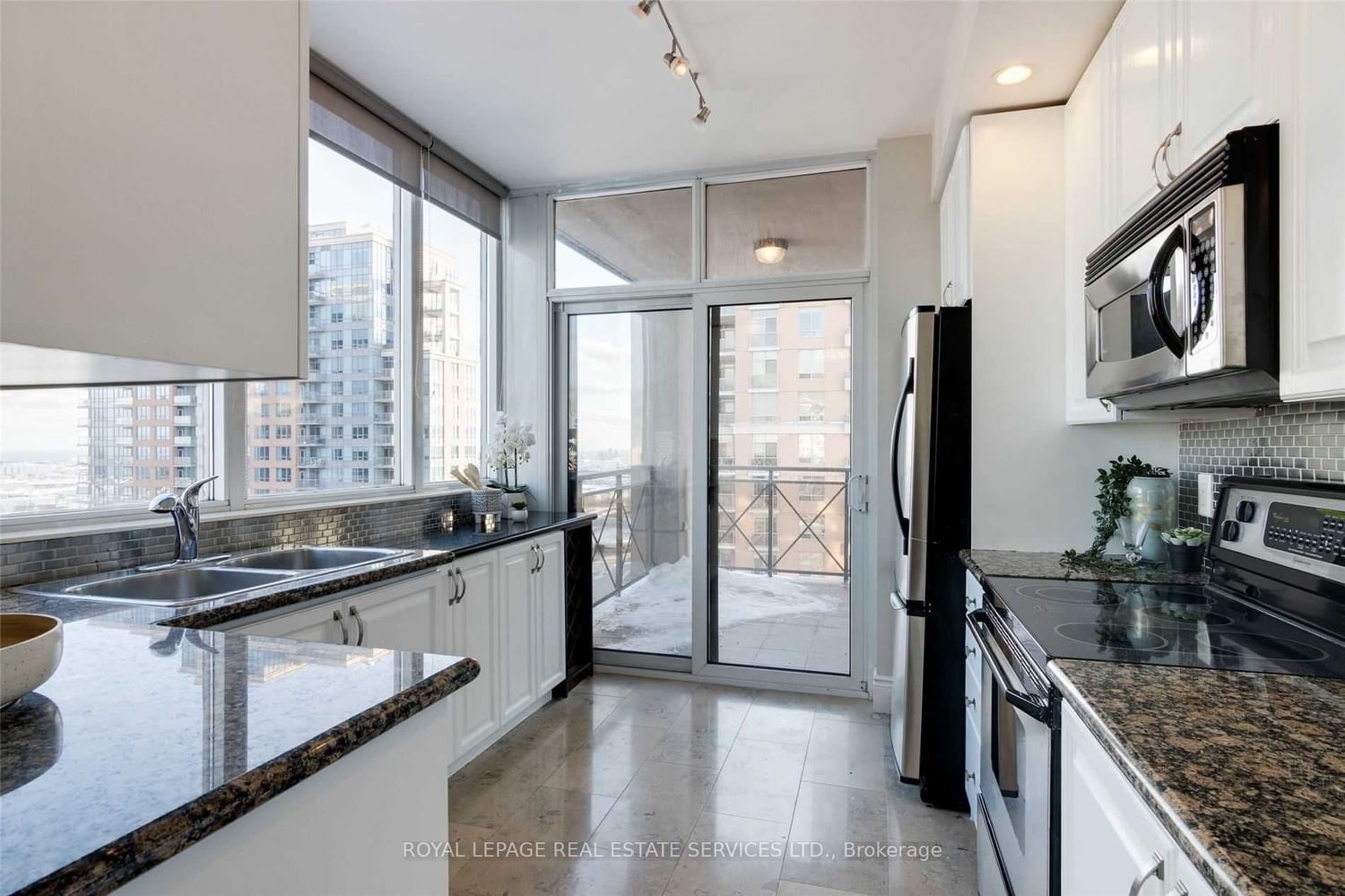 5229 Dundas St W, unit 2110 for sale - image #15