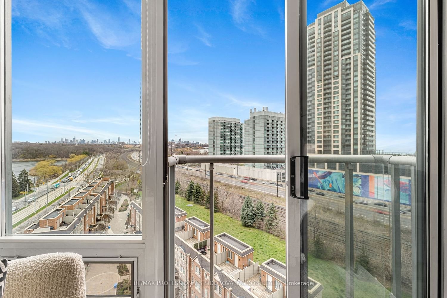 15 Windermere Ave, unit 1108 for sale - image #16