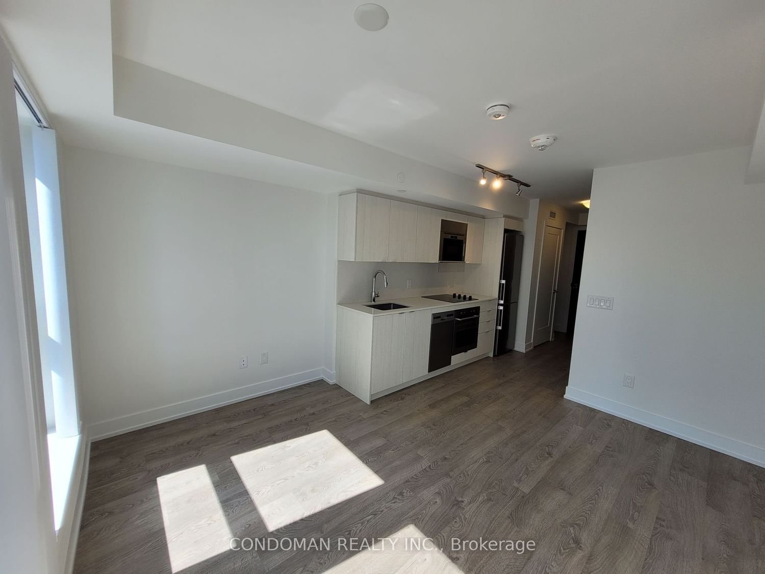 5 Mabelle Ave, unit 1331 for sale - image #2