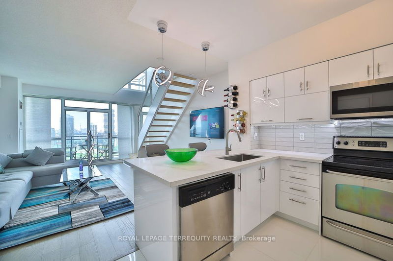 185 Legion Rd N, unit Ph06 for sale - image #1