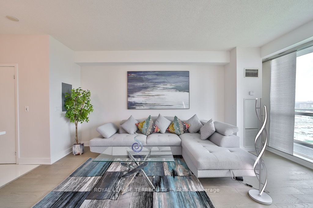 185 Legion Rd N, unit Ph06 for sale - image #8