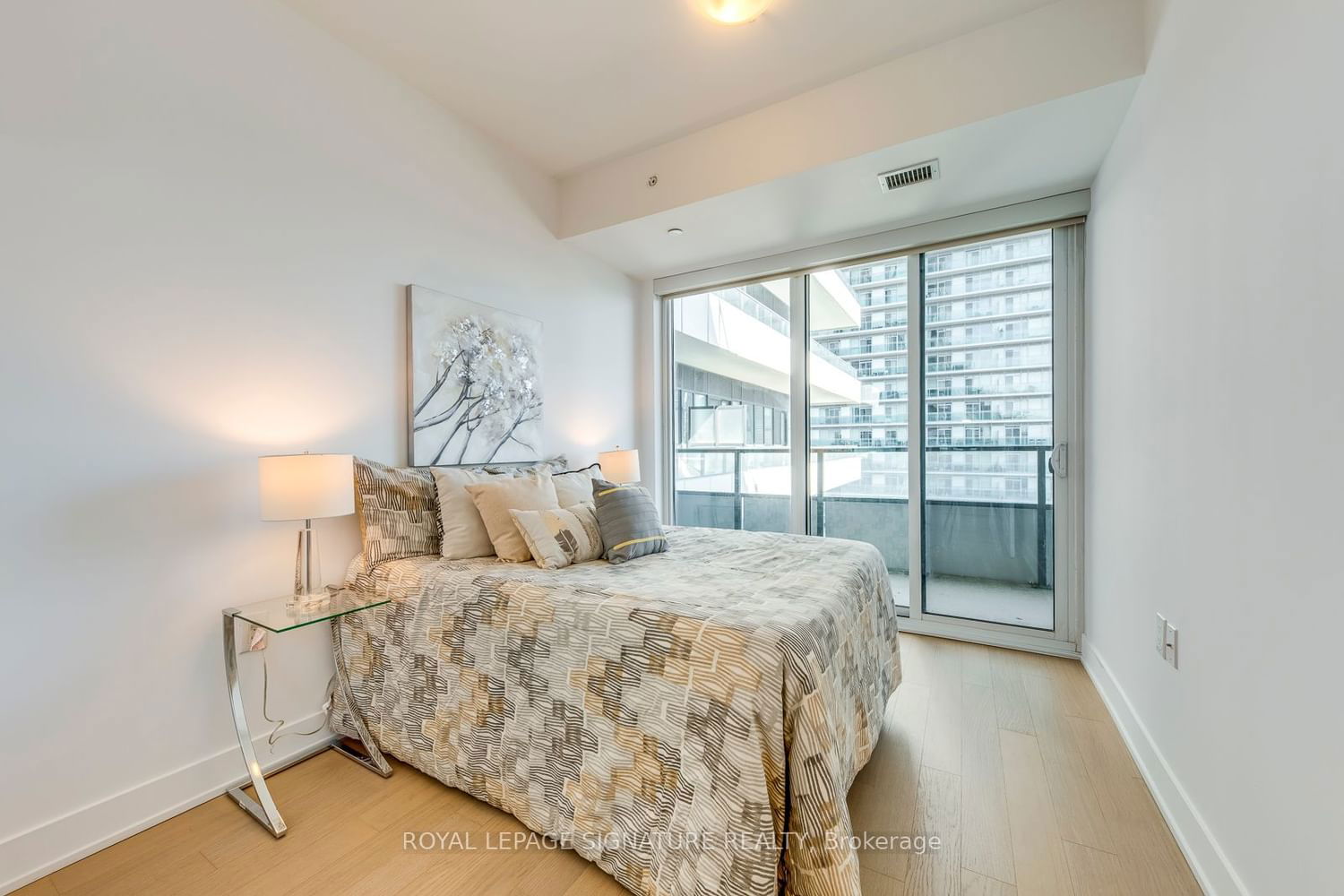 30 Shore Breeze Dr, unit 819 for sale - image #19