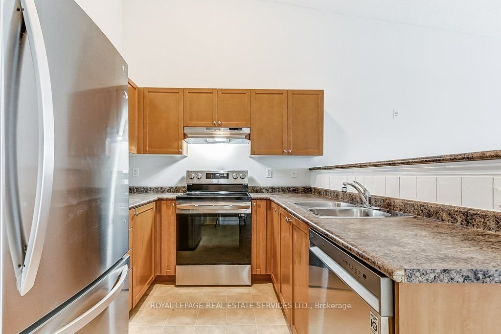 1483 Maple Ave, unit 409 for rent - image #8