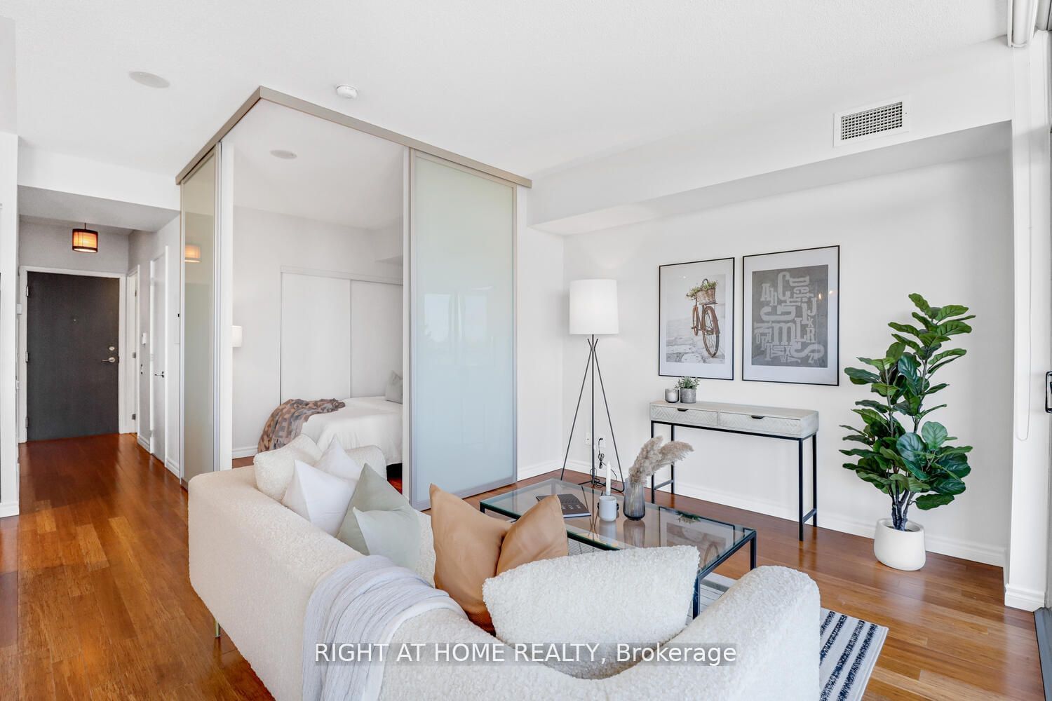 103 The Queensway, unit 2410 for sale - image #10