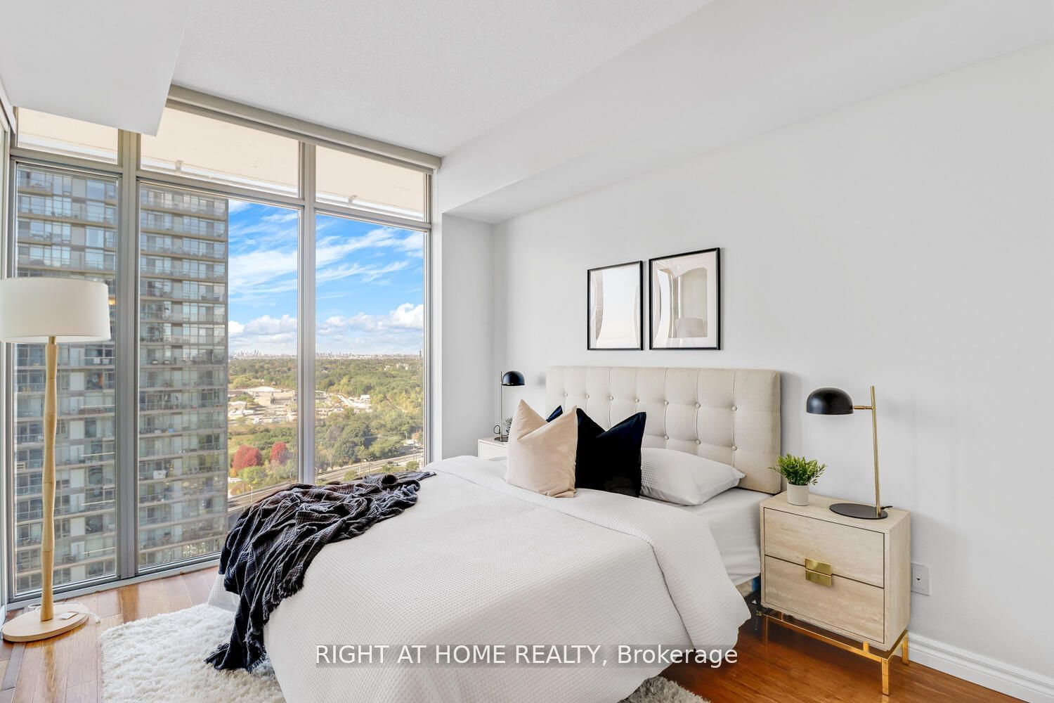 103 The Queensway, unit 2410 for sale - image #12