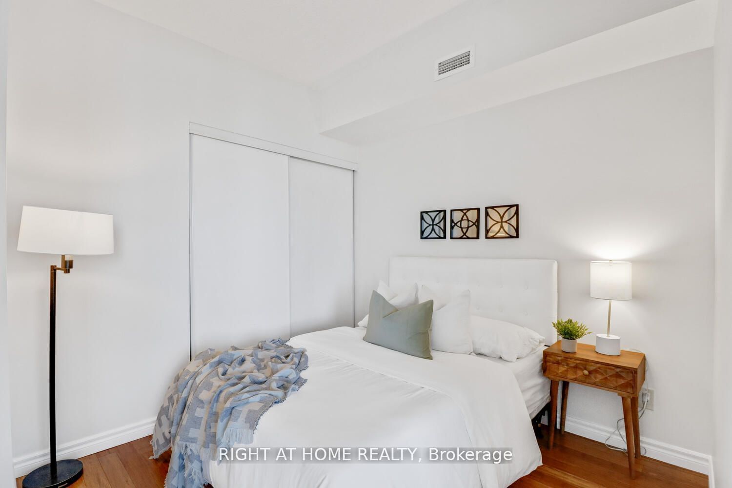 103 The Queensway, unit 2410 for sale - image #15