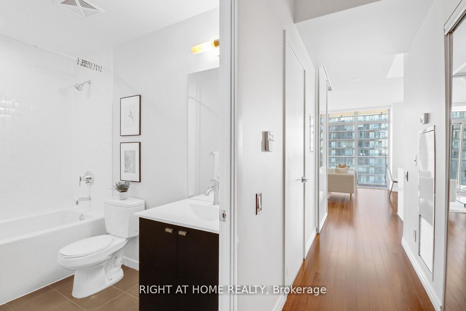 103 The Queensway, unit 2410 for sale - image #8