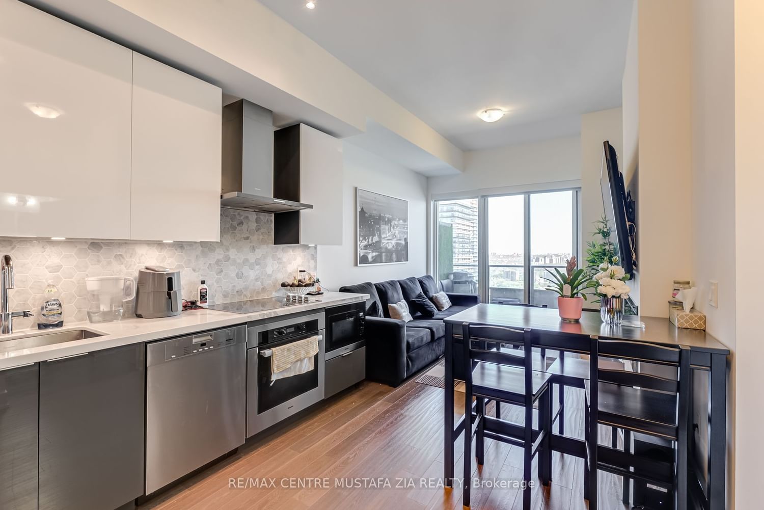 20 Shore Breeze Dr, unit 4106 for sale - image #8