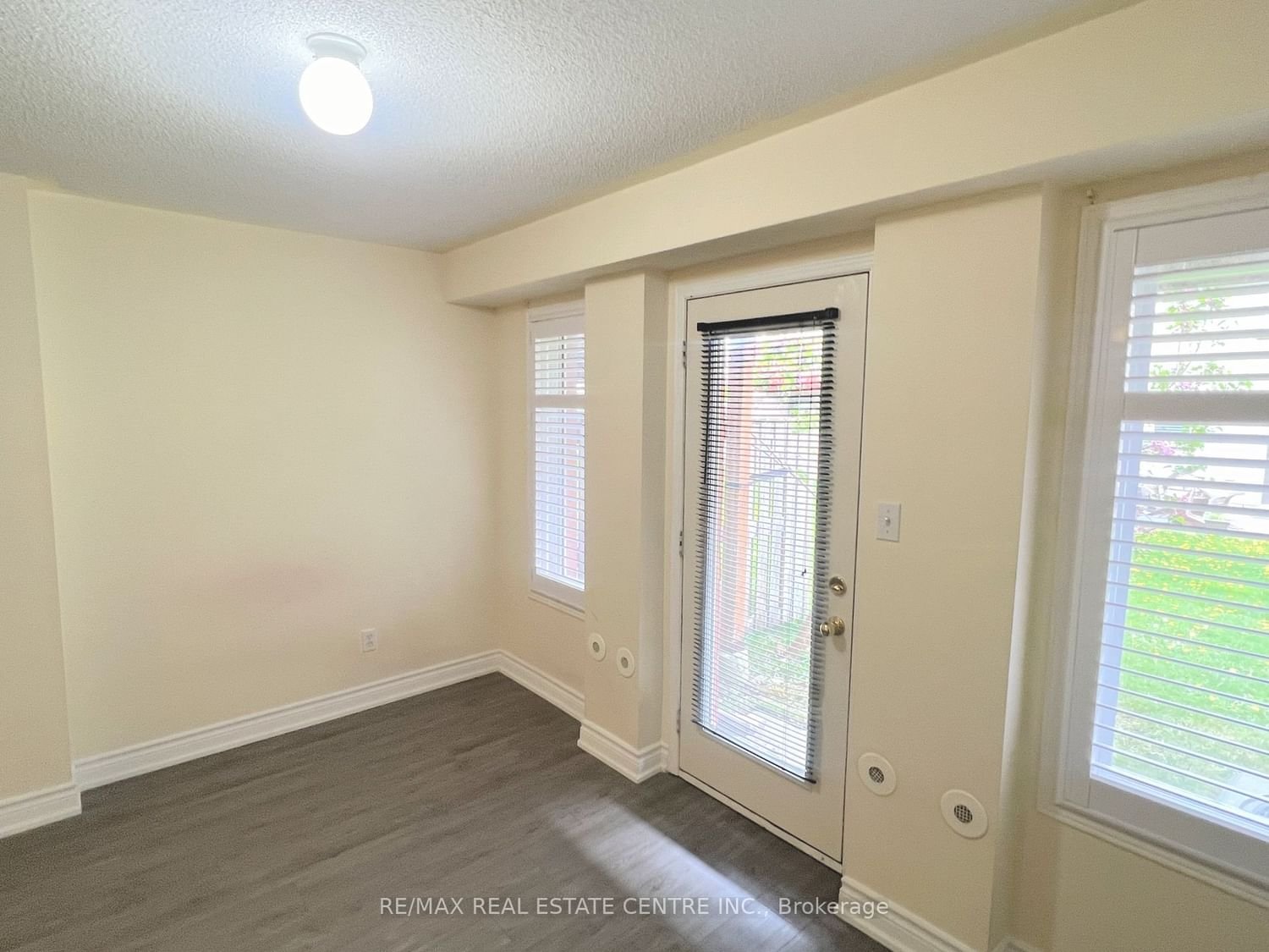435 Hensall Circ, unit 178 for rent - image #22
