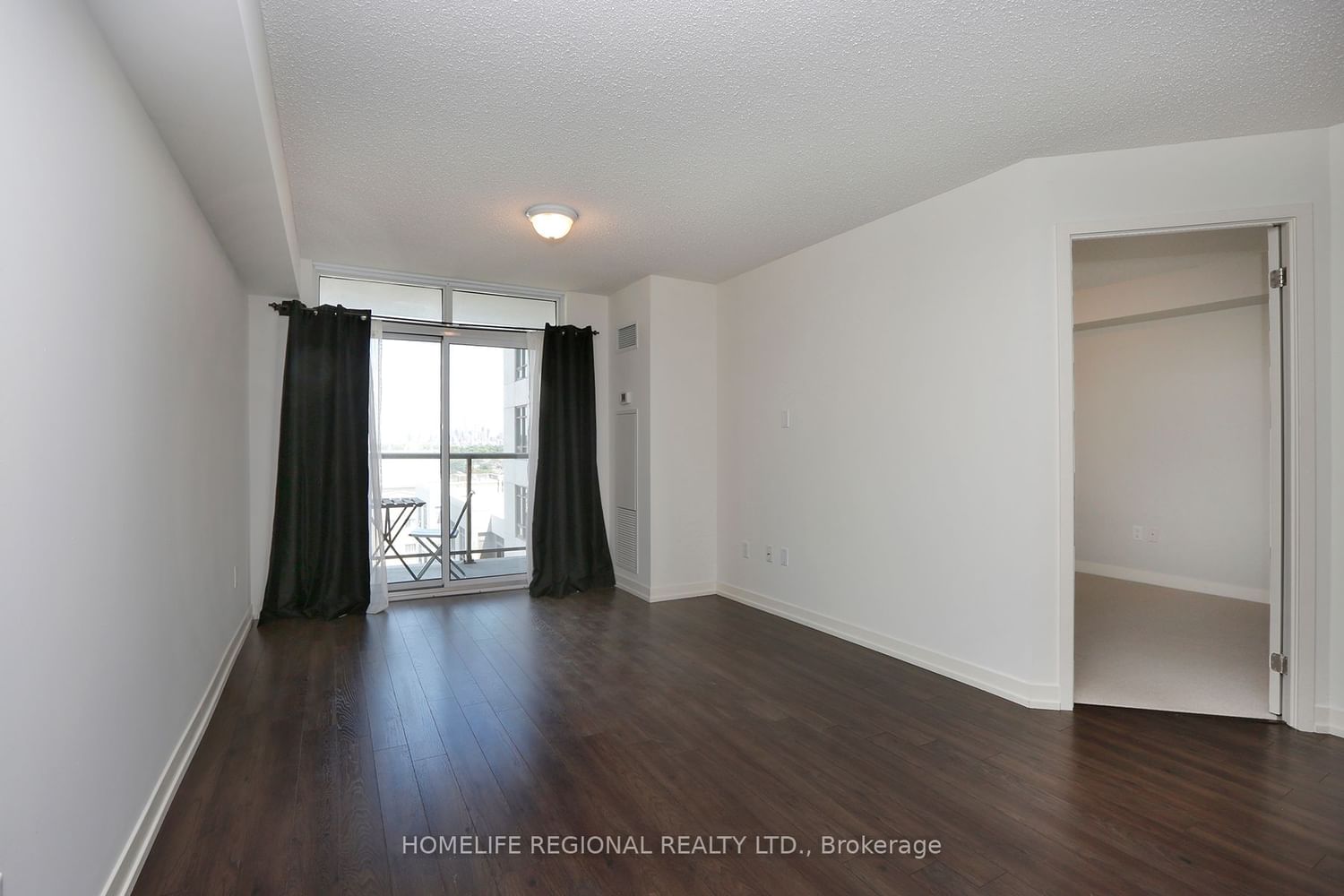 816 Lansdowne Ave, unit 1015 for sale - image #12