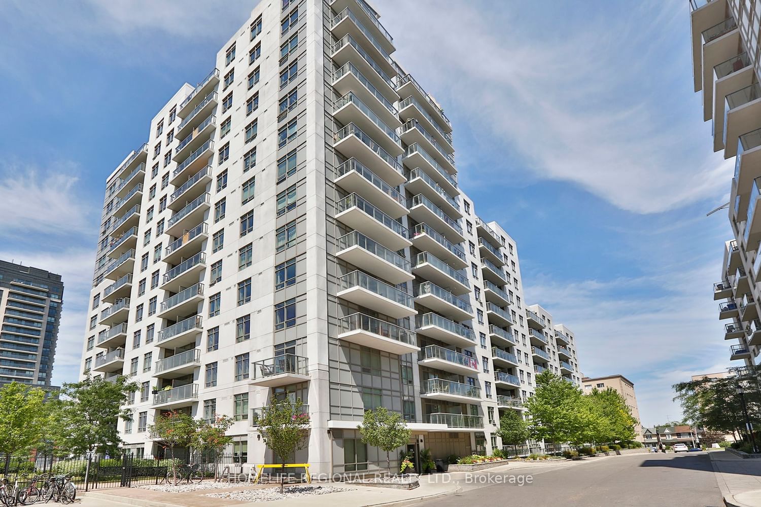 816 Lansdowne Ave, unit 1015 for sale - image #2