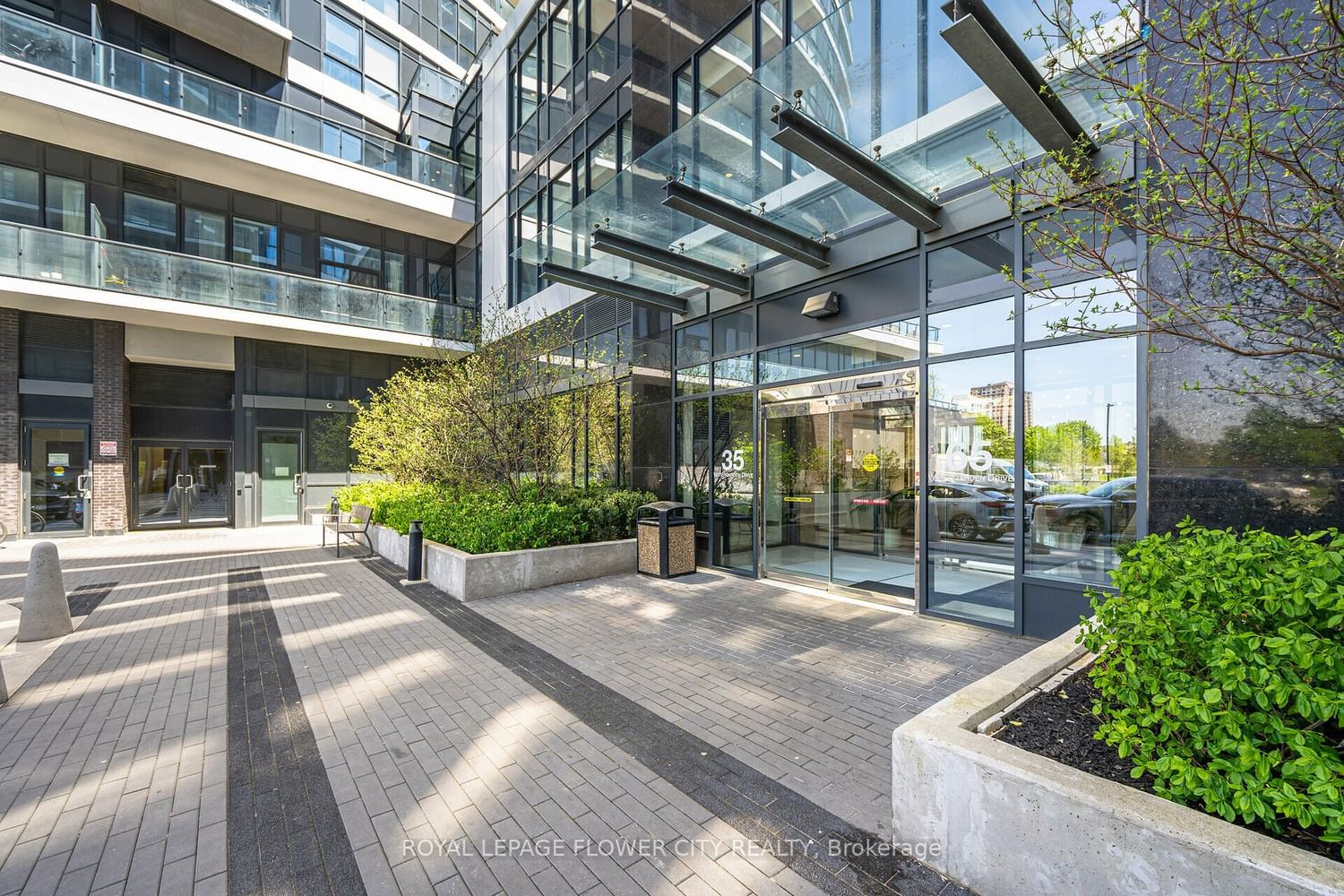 65 Watergarden Dr, unit 709 for sale - image #2