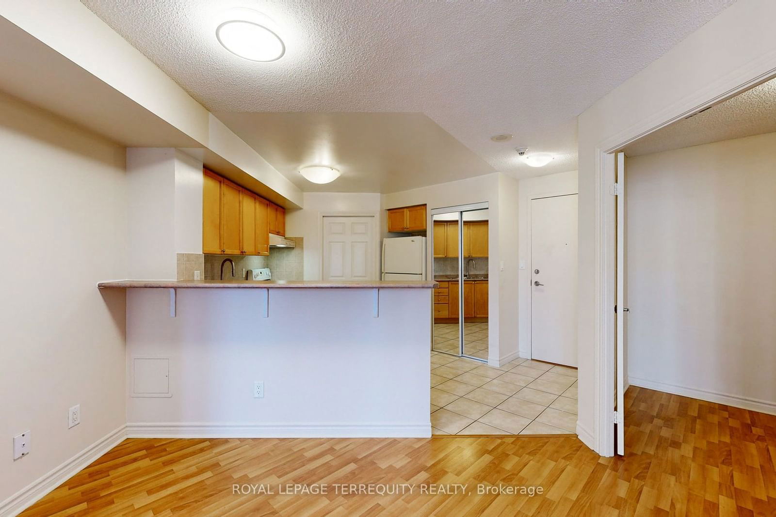 3880 Duke Of York Blvd, unit 2001 for sale - image #11