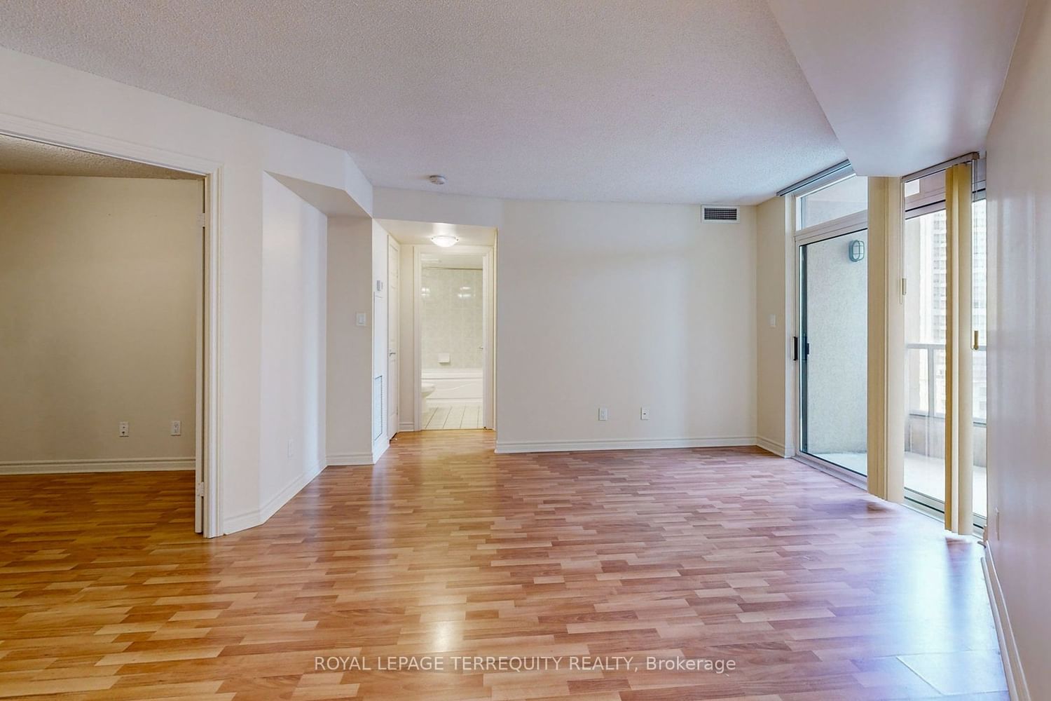 3880 Duke Of York Blvd, unit 2001 for sale - image #14