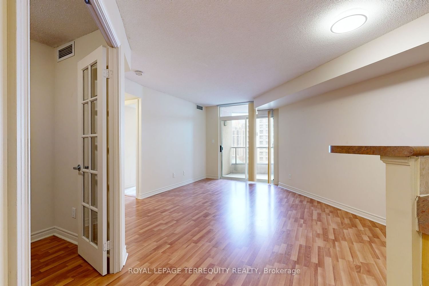 3880 Duke Of York Blvd, unit 2001 for sale - image #15