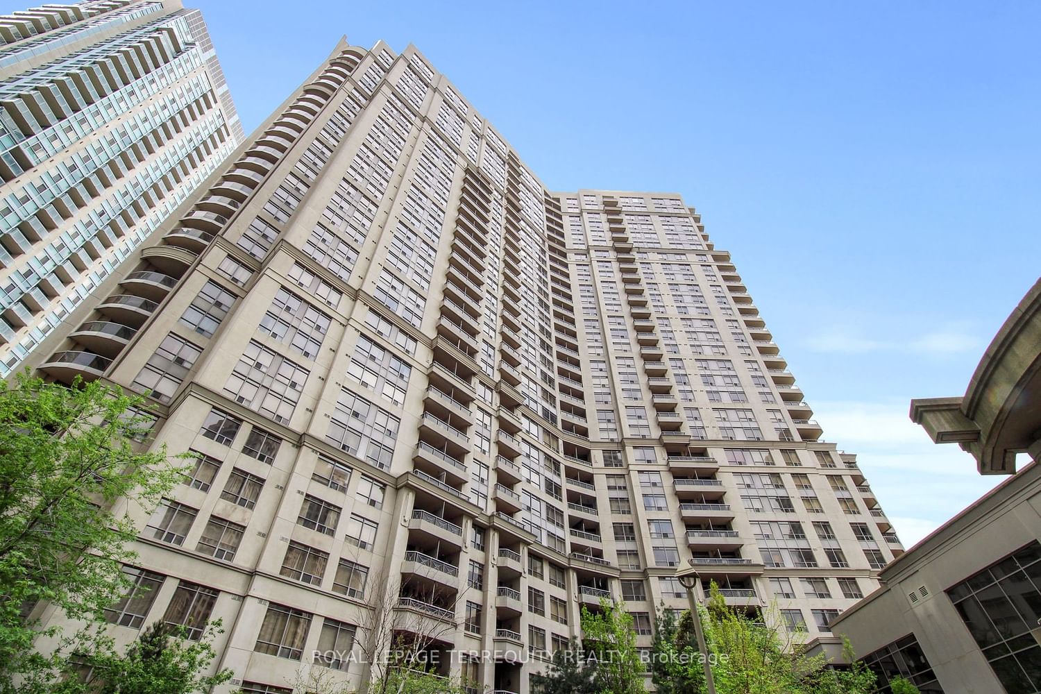 3880 Duke Of York Blvd, unit 2001 for sale - image #2