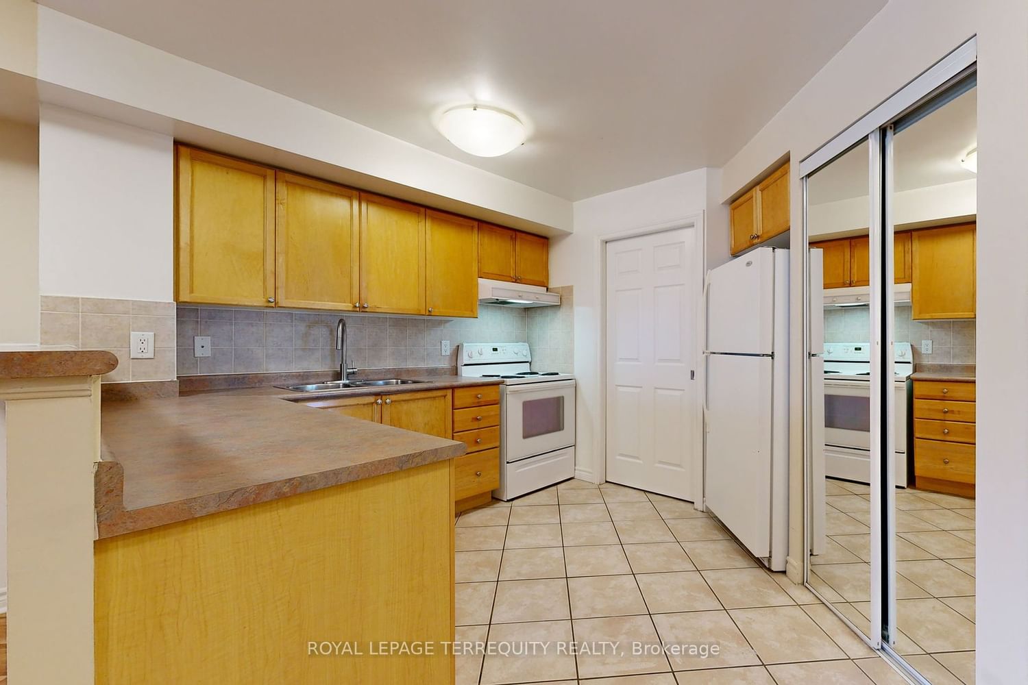 3880 Duke Of York Blvd, unit 2001 for sale - image #8