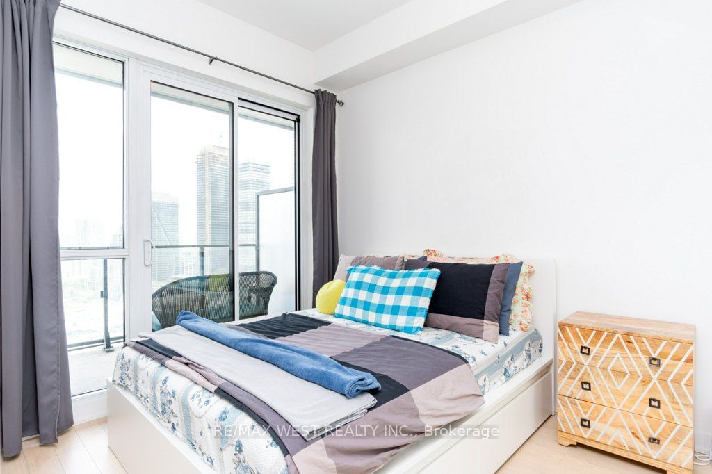 10 Park Lawn Rd, unit 2508 for sale - image #10