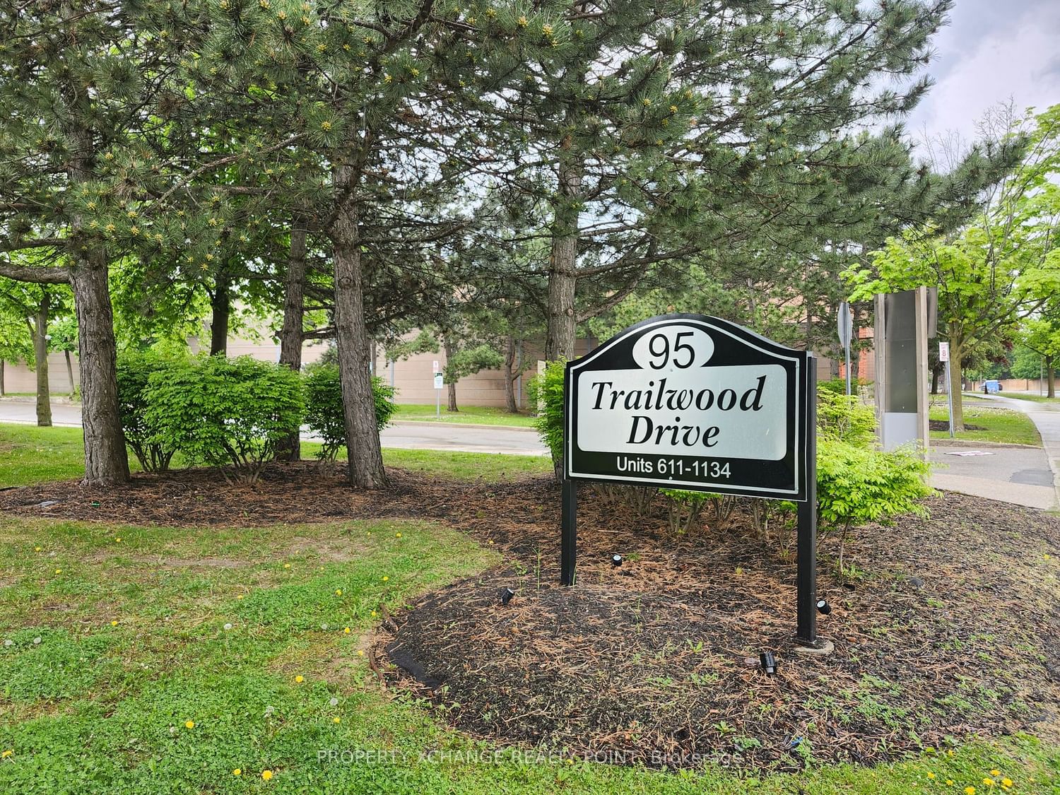 95 Trailwood Dr, unit 922 for sale - image #2