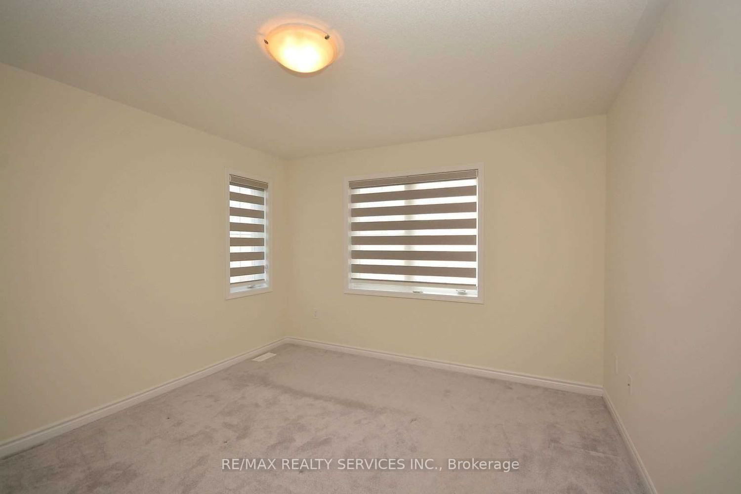 29 Ringway Rd for rent  - image #8