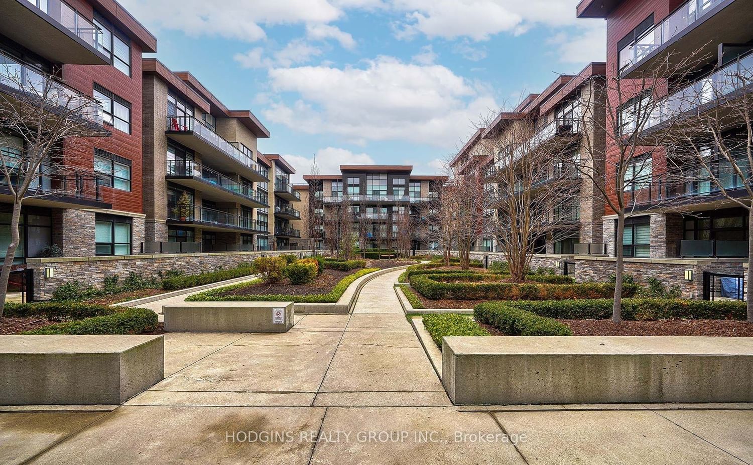 1575 Lakeshore Rd W, unit 442 for sale - image #2