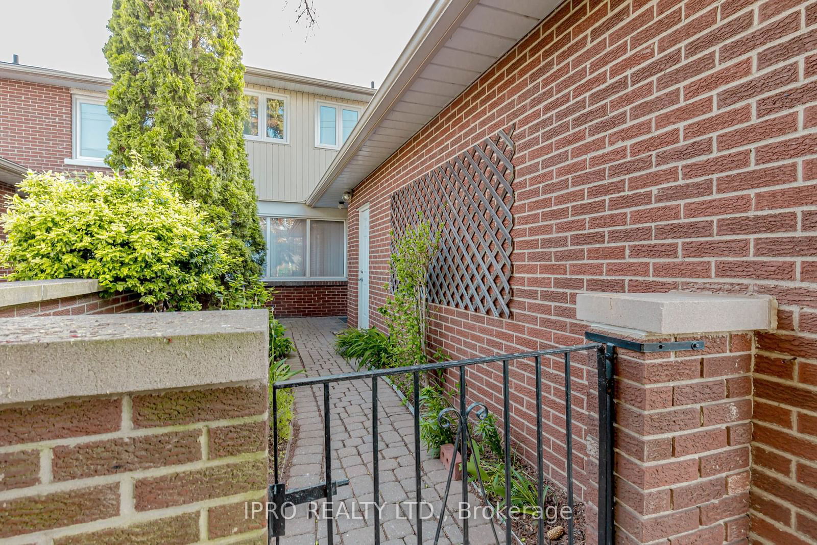 Parkwood Village Townhomes, Burlington, Toronto