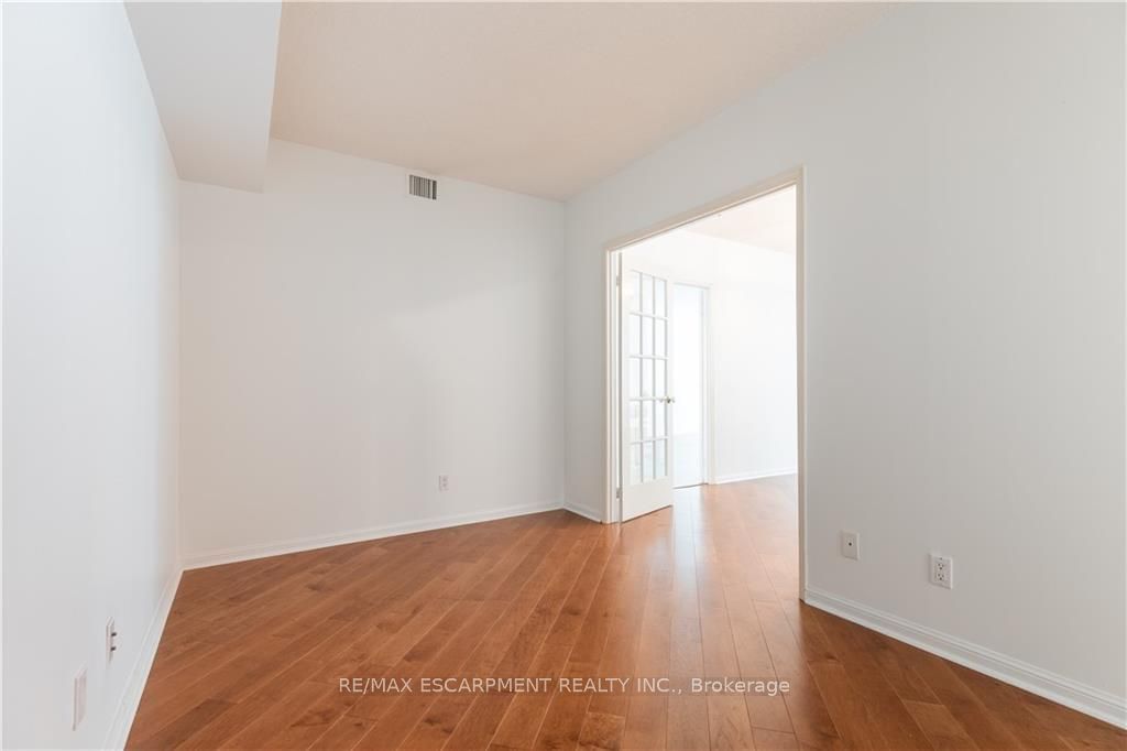 415 Locust St, unit 303 for sale - image #15