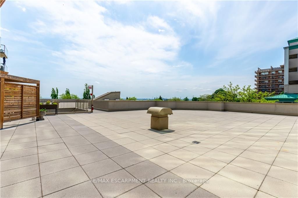 415 Locust St, unit 303 for sale - image #30