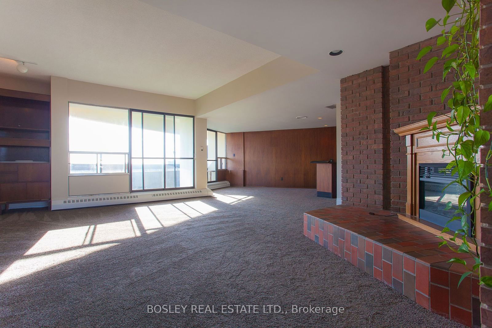 335 Mill Rd, unit PH2 for sale - image #2