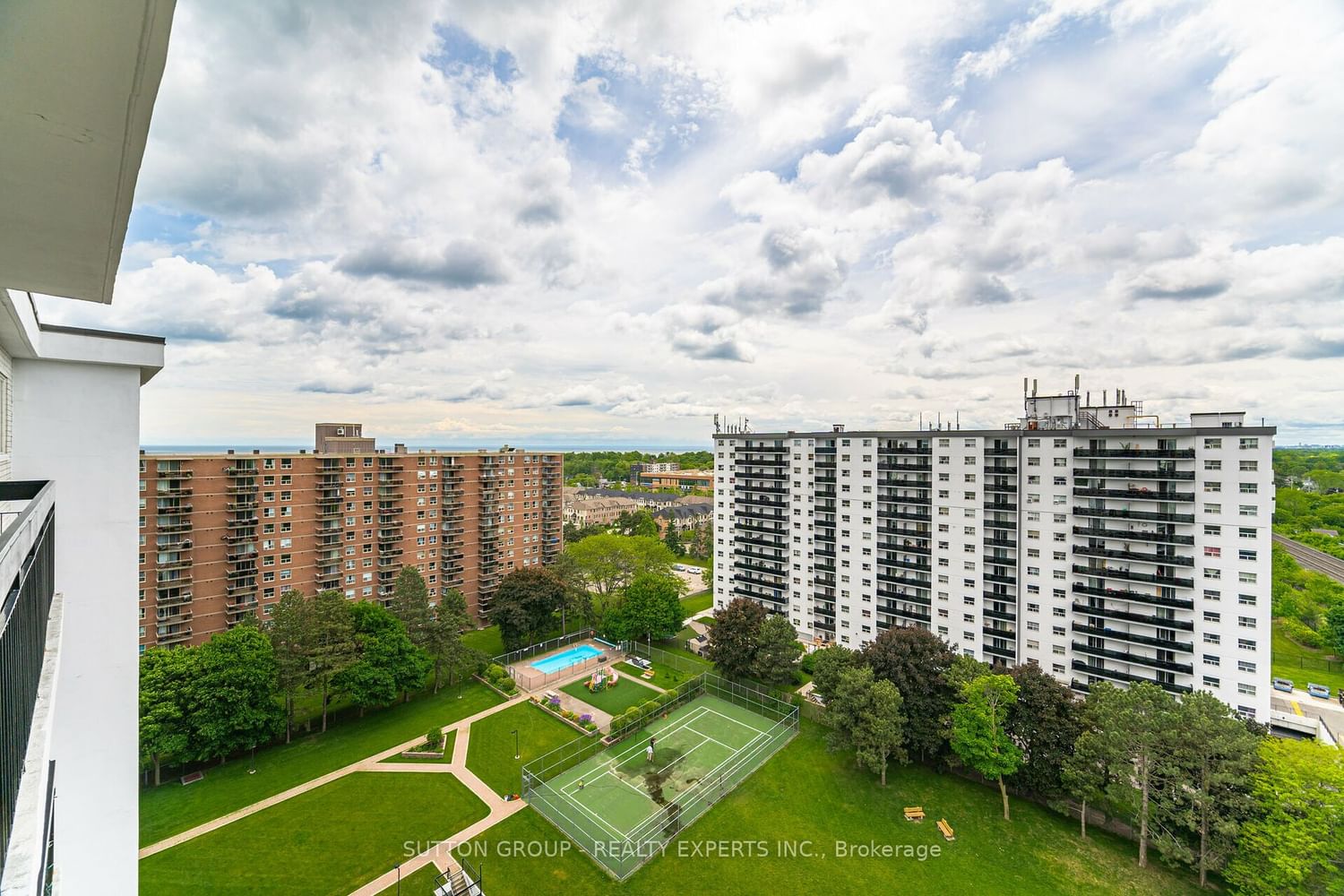 1100 Caven St, unit PH-2 for sale - image #28