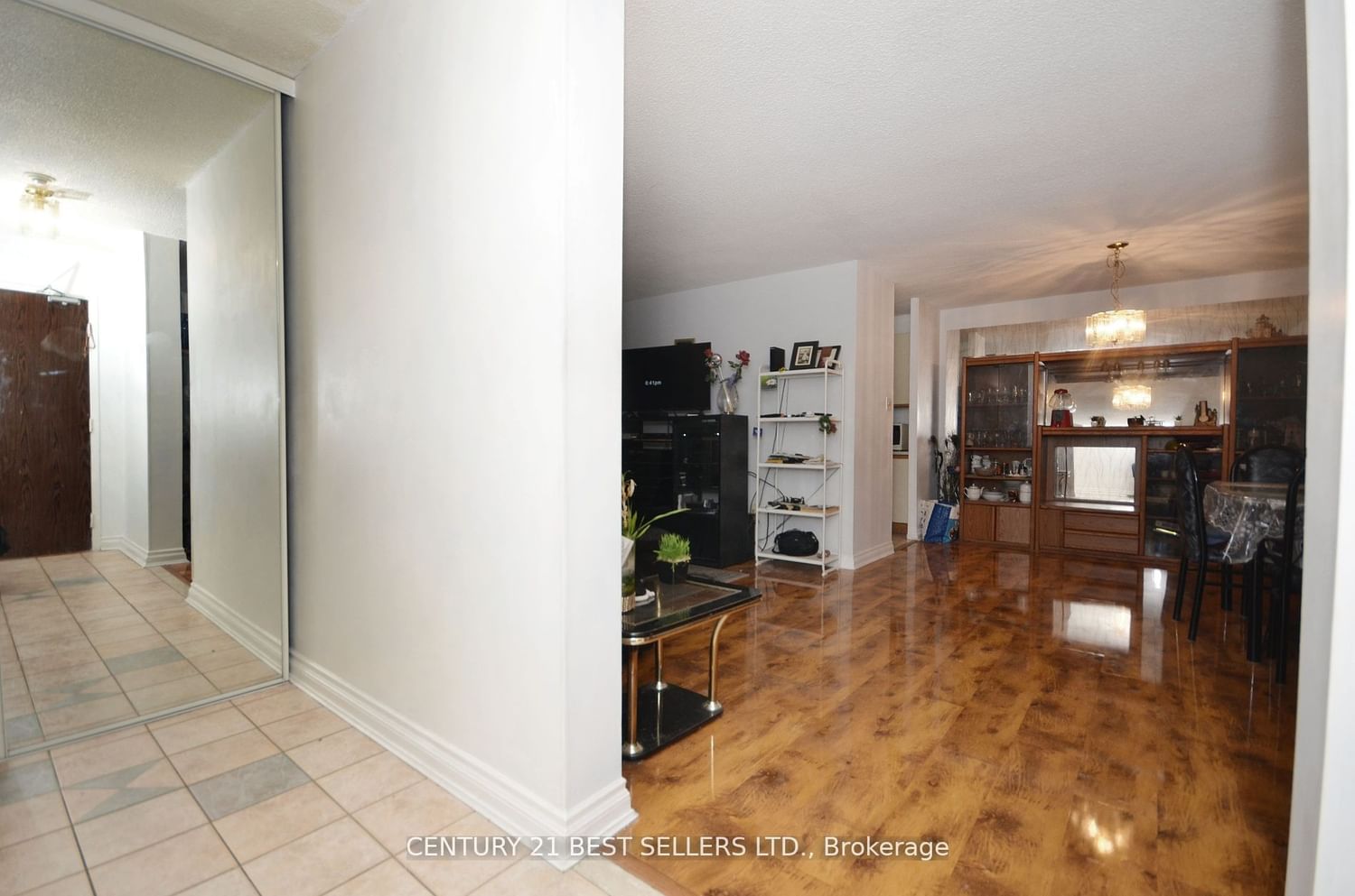 25 Kensington Rd, unit 1407 for sale - image #5