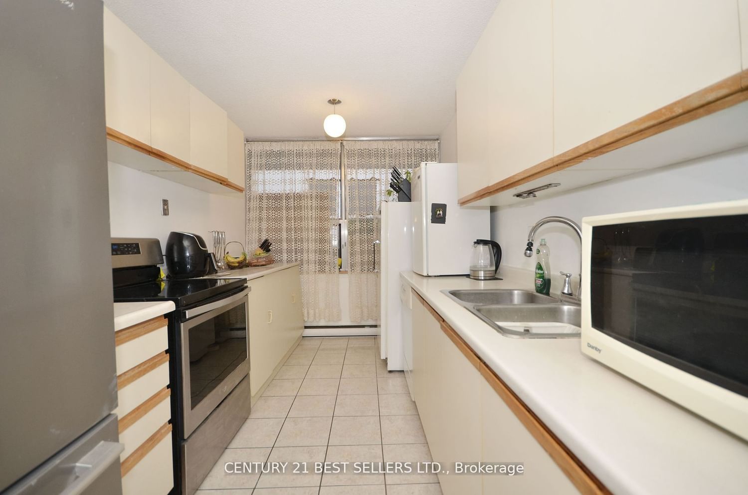 25 Kensington Rd, unit 1407 for sale - image #8