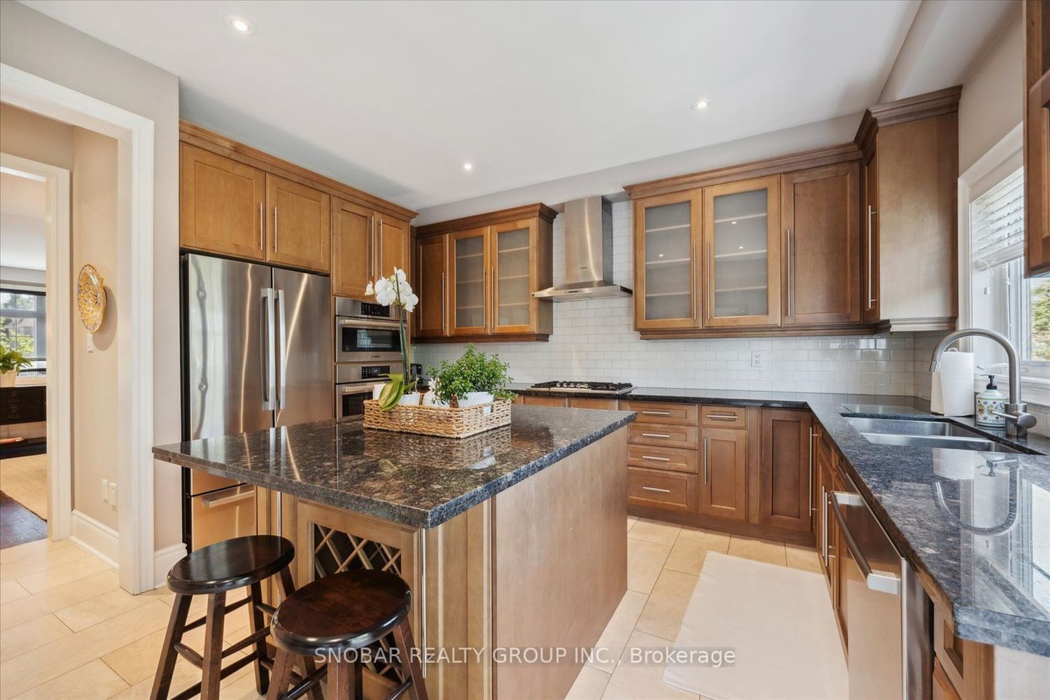 208 La Rose Ave, unit 15 for sale