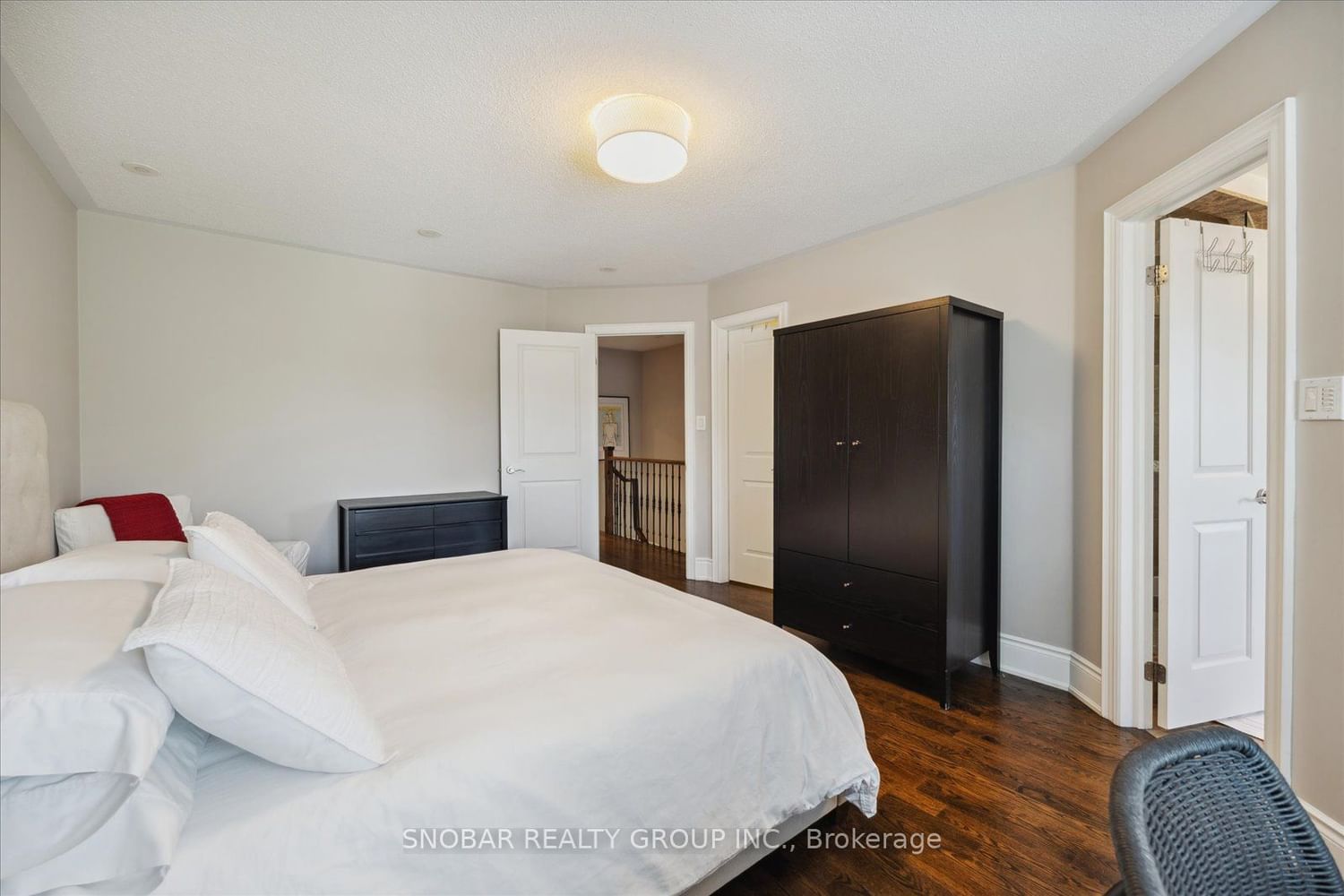 208 La Rose Ave, unit 15 for sale - image #15