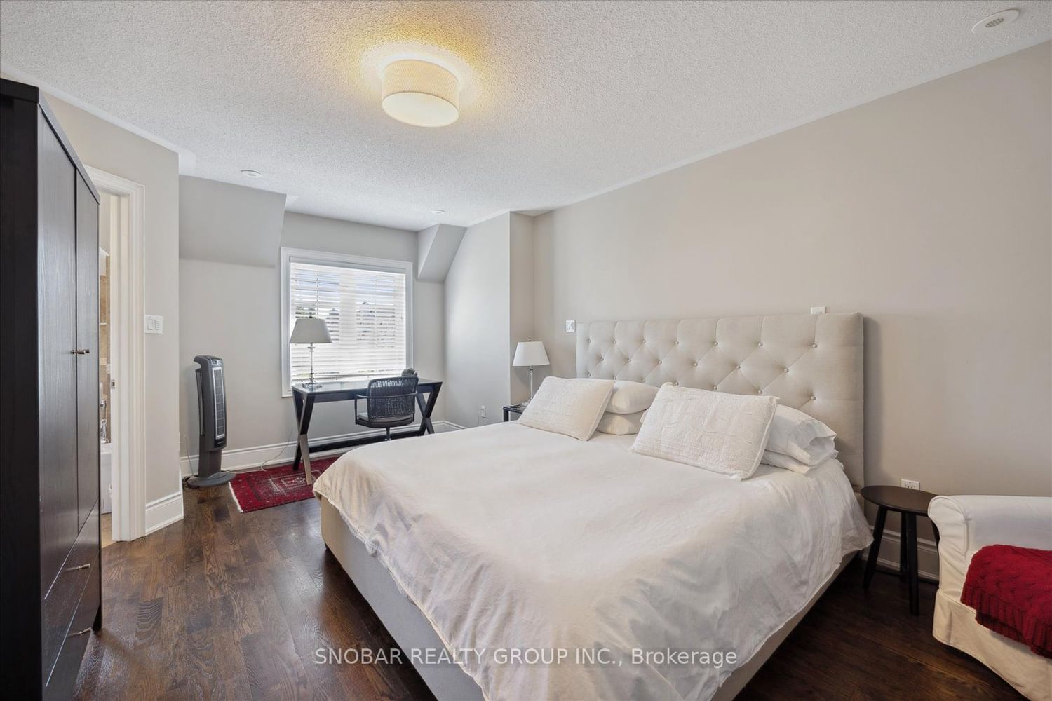 208 La Rose Ave, unit 15 for sale - image #16