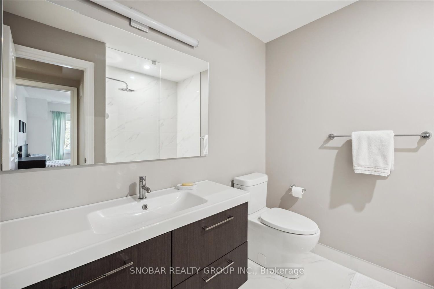 208 La Rose Ave, unit 15 for sale - image #20