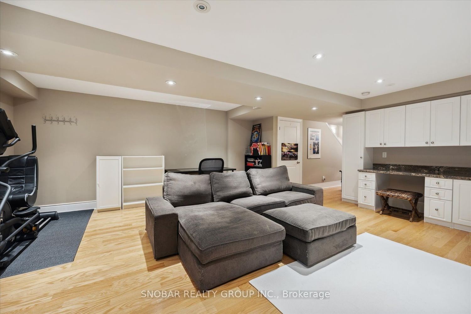 208 La Rose Ave, unit 15 for sale - image #26