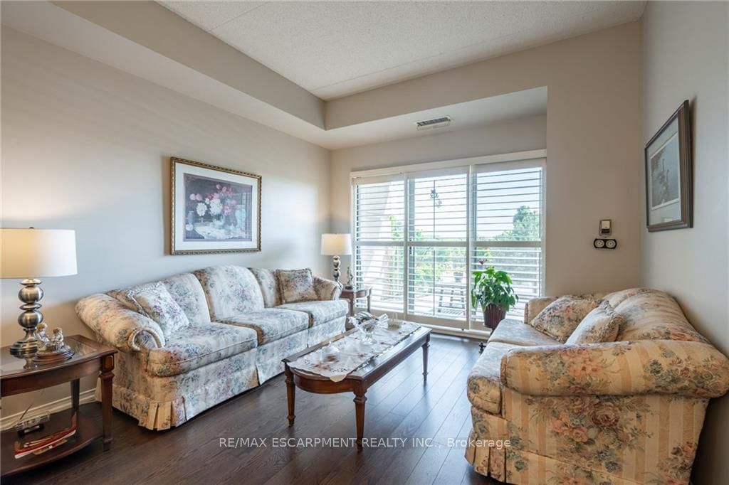 2075 Amherst Heights Dr, unit 208 for sale - image #16