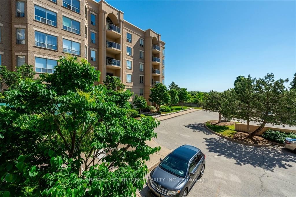 2075 Amherst Heights Dr, unit 208 for sale - image #33