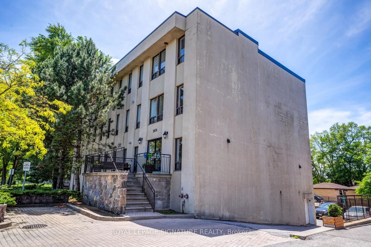 2874 Keele St, unit 304 for sale