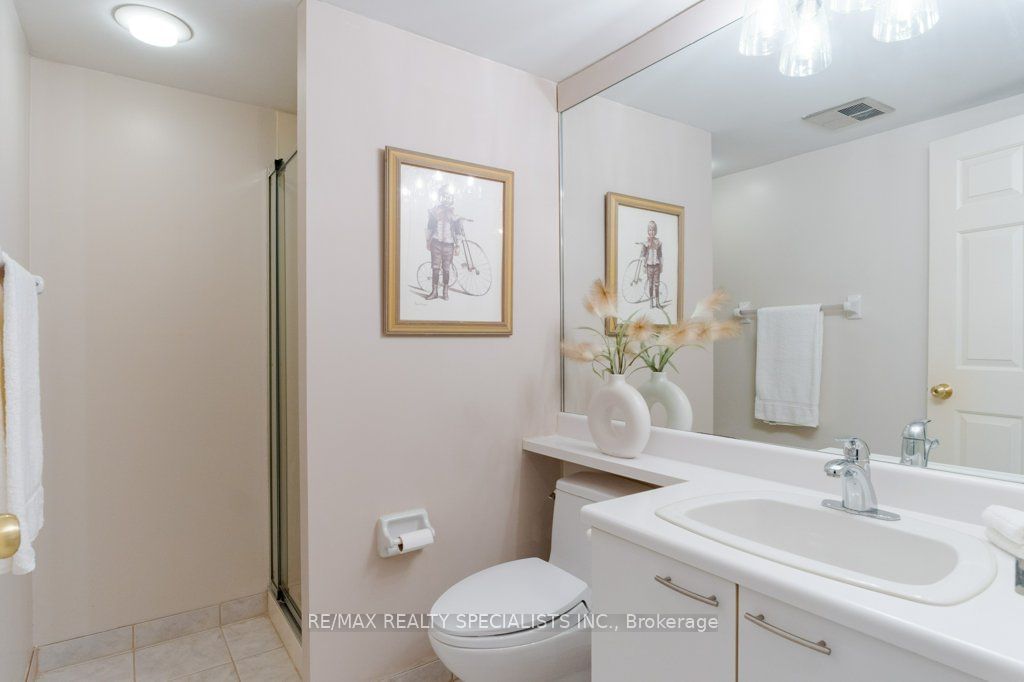 1700 The Collegeway, unit 208 for sale - image #15