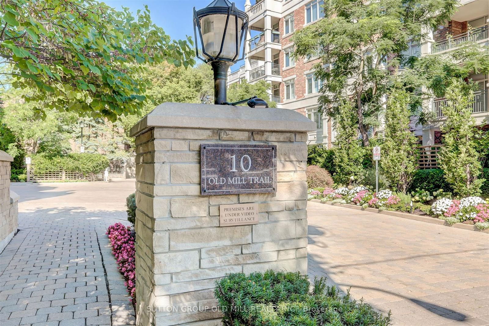 10 Old Mill Tr, unit 205 for rent - image #2