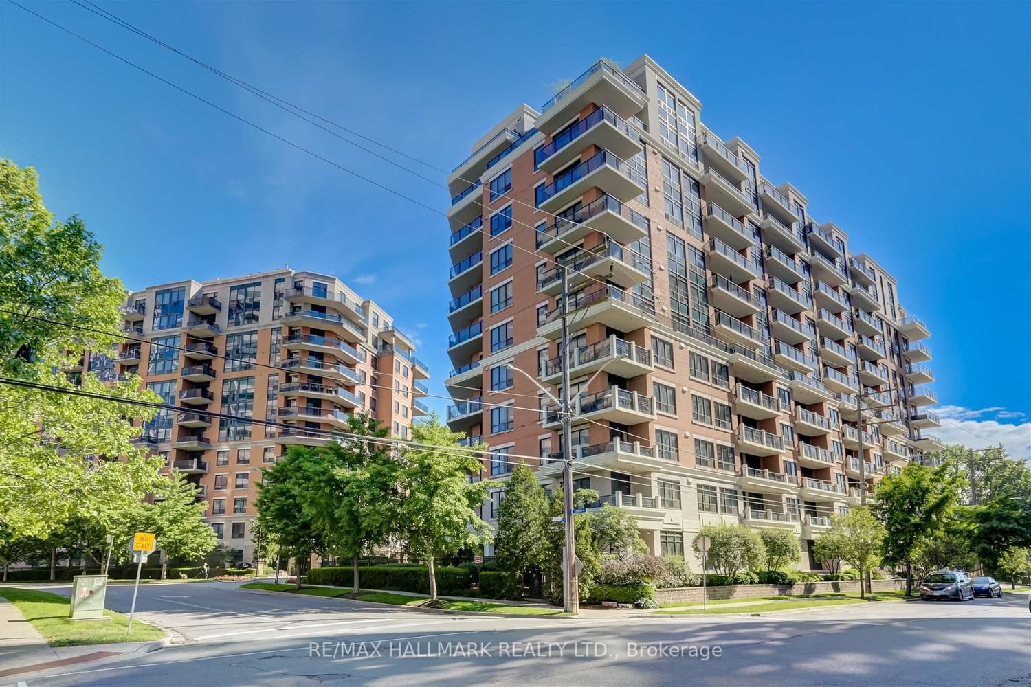 2 Aberfoyle Cres, unit 407 for sale