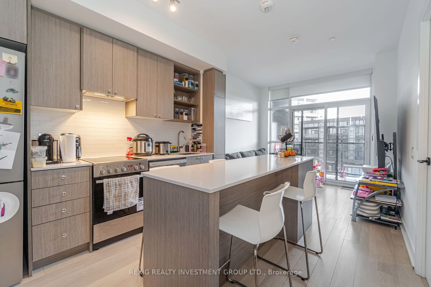 50 George Butchart Dr, unit 301 for sale - image #3