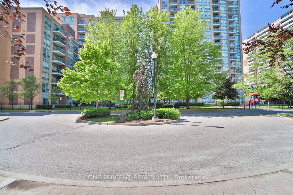 7 Michael Power Pl, unit 1101 for sale - image #4