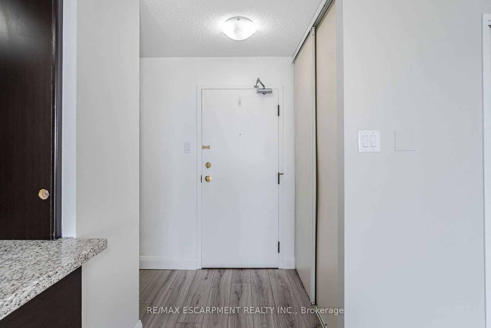 4185 Shipp Dr, unit 512 for sale - image #4