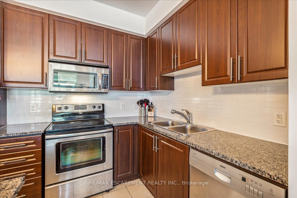 1 Hurontario St, unit 316 for sale - image #13