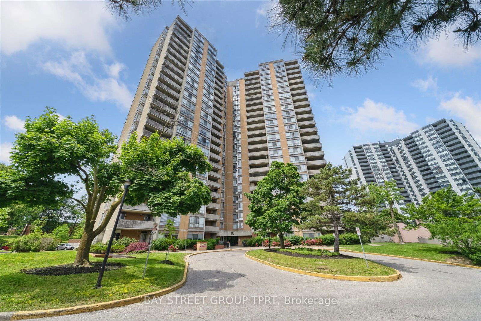 10 Martha Eaton Way, unit 901 for sale - image #4